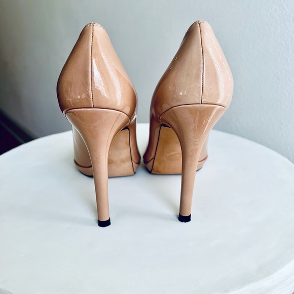 Stuart Weitzman Nude Patent Pumps - Picture 5 of 12